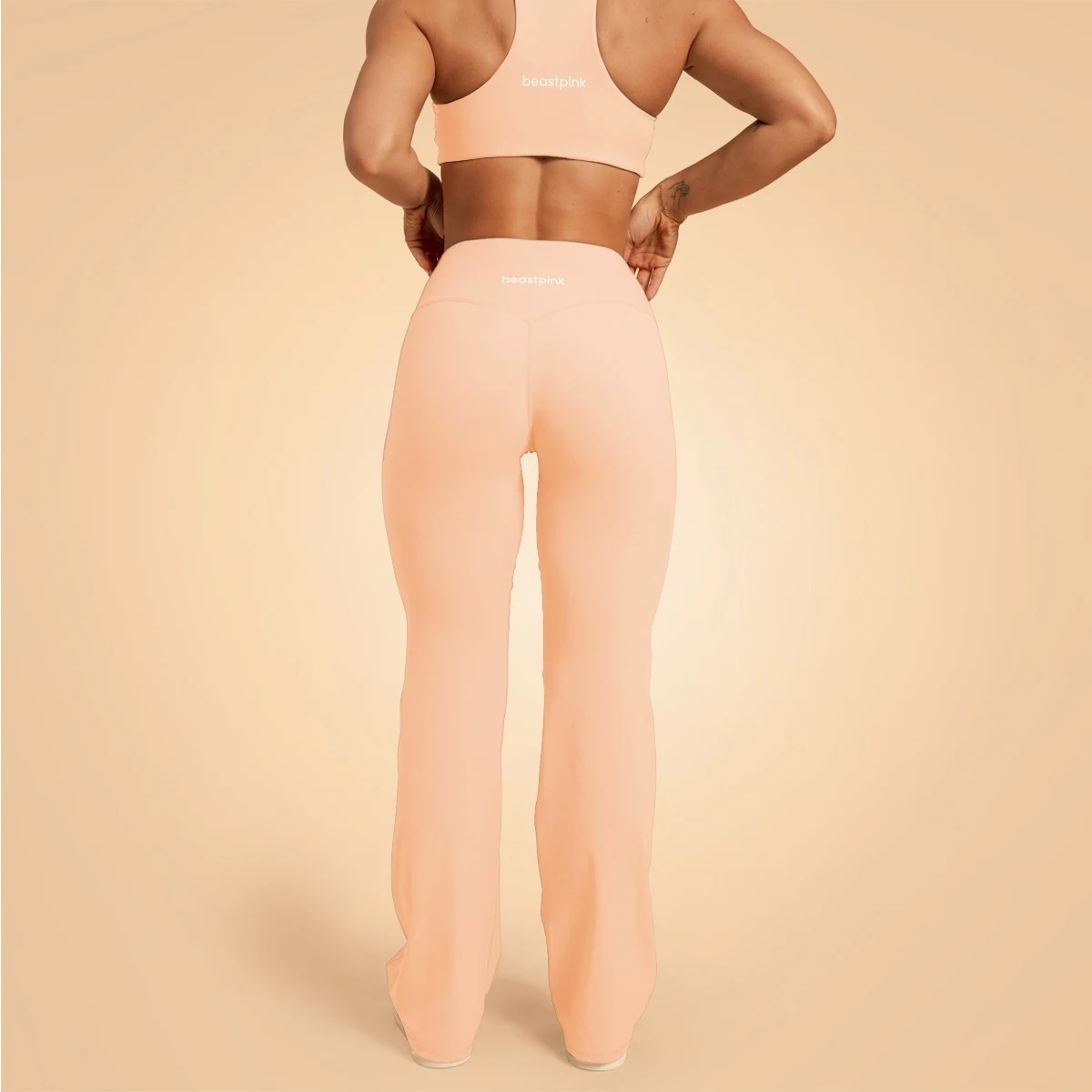 BeastPink Pantaloni pentru femei Venture Peach · záber 2
