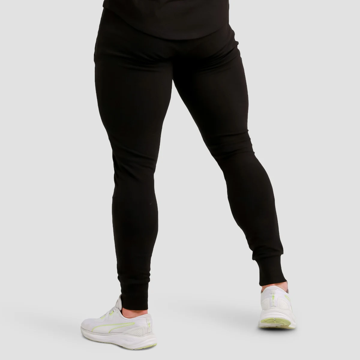 GymBeam Pantaloni Urban Black · záber 3