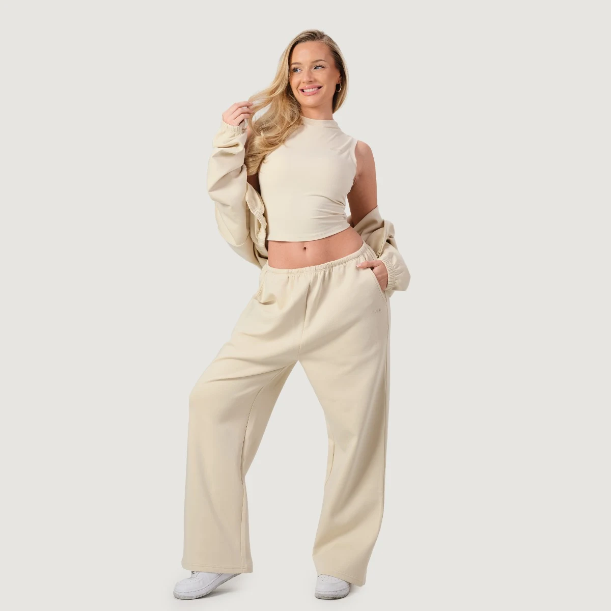 GymBeam Hanorac pentru femei Zip-Up NEO Almond · záber 5