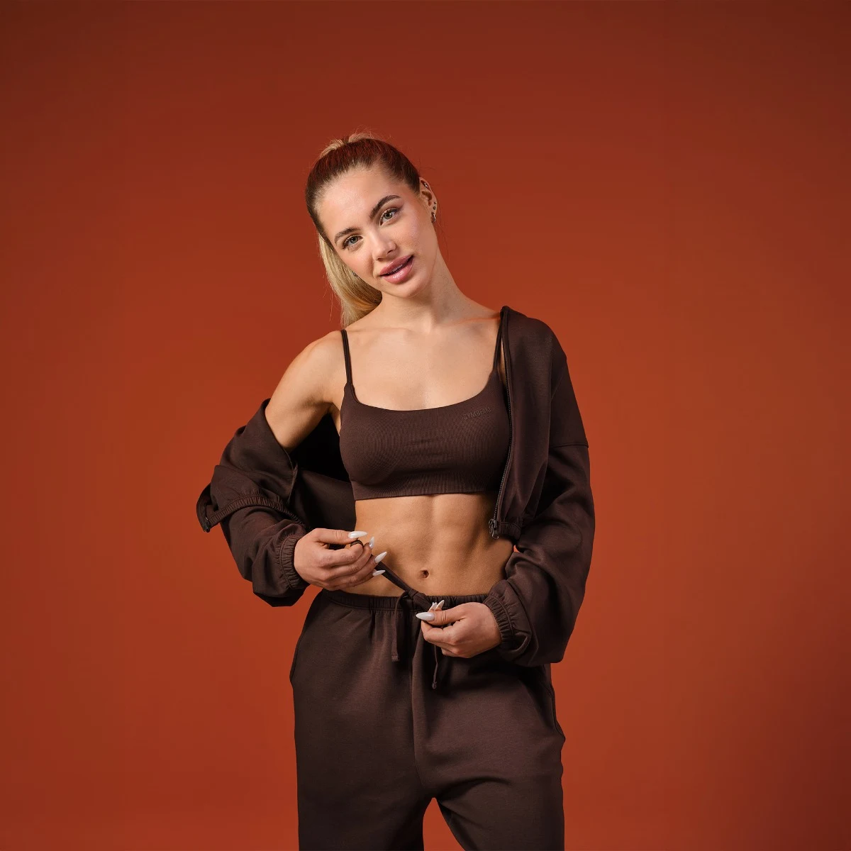 GymBeam Pantaloni sport pentru femei NEO Mocha · záber 2