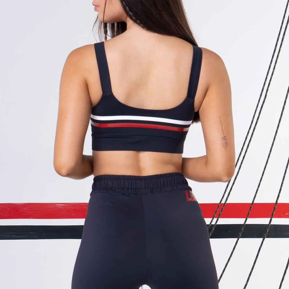 LABELLAMAFIA Sutien sport Essentials Black · záber 3