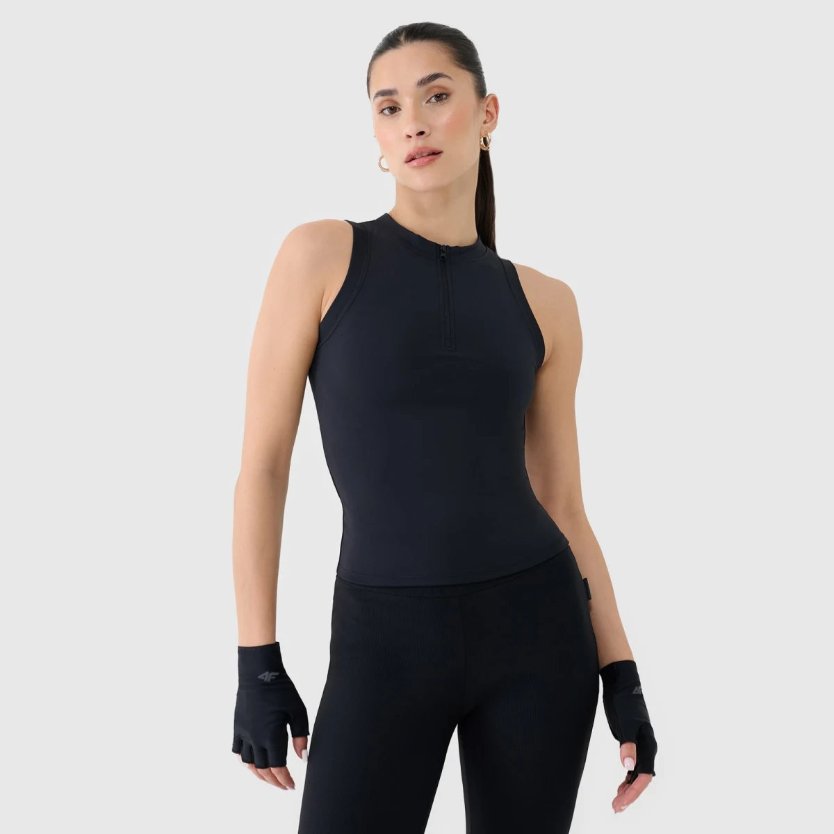 Dámsky slim crop-top - čierny · záber 1