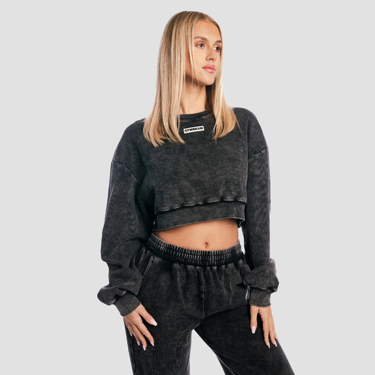 GymBeam Hanorac pentru femei Cropped Aura Washed Black · záber 3