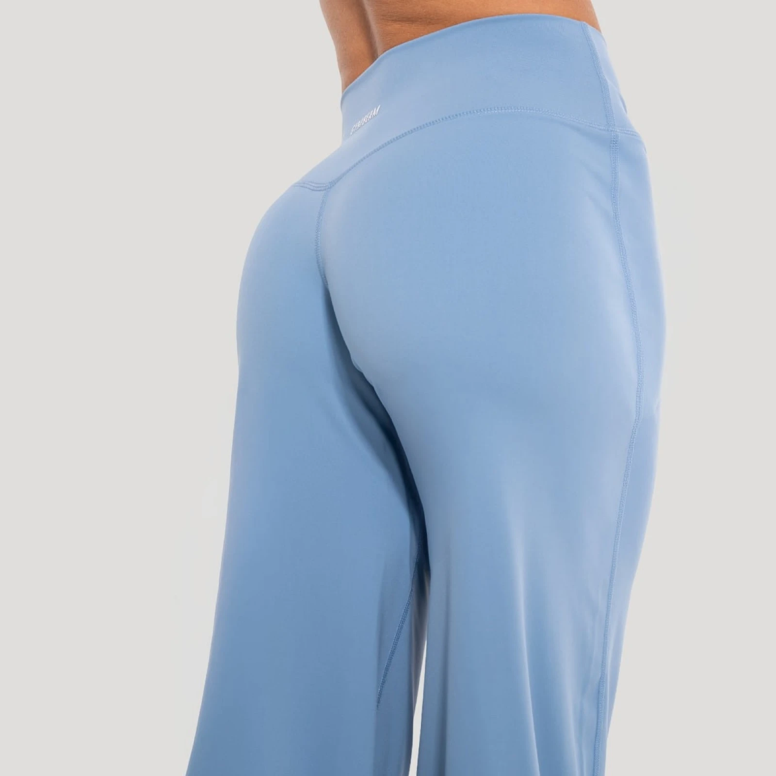 GymBeam Pantaloni sport pentru femei Straight Flow Azure · záber 4