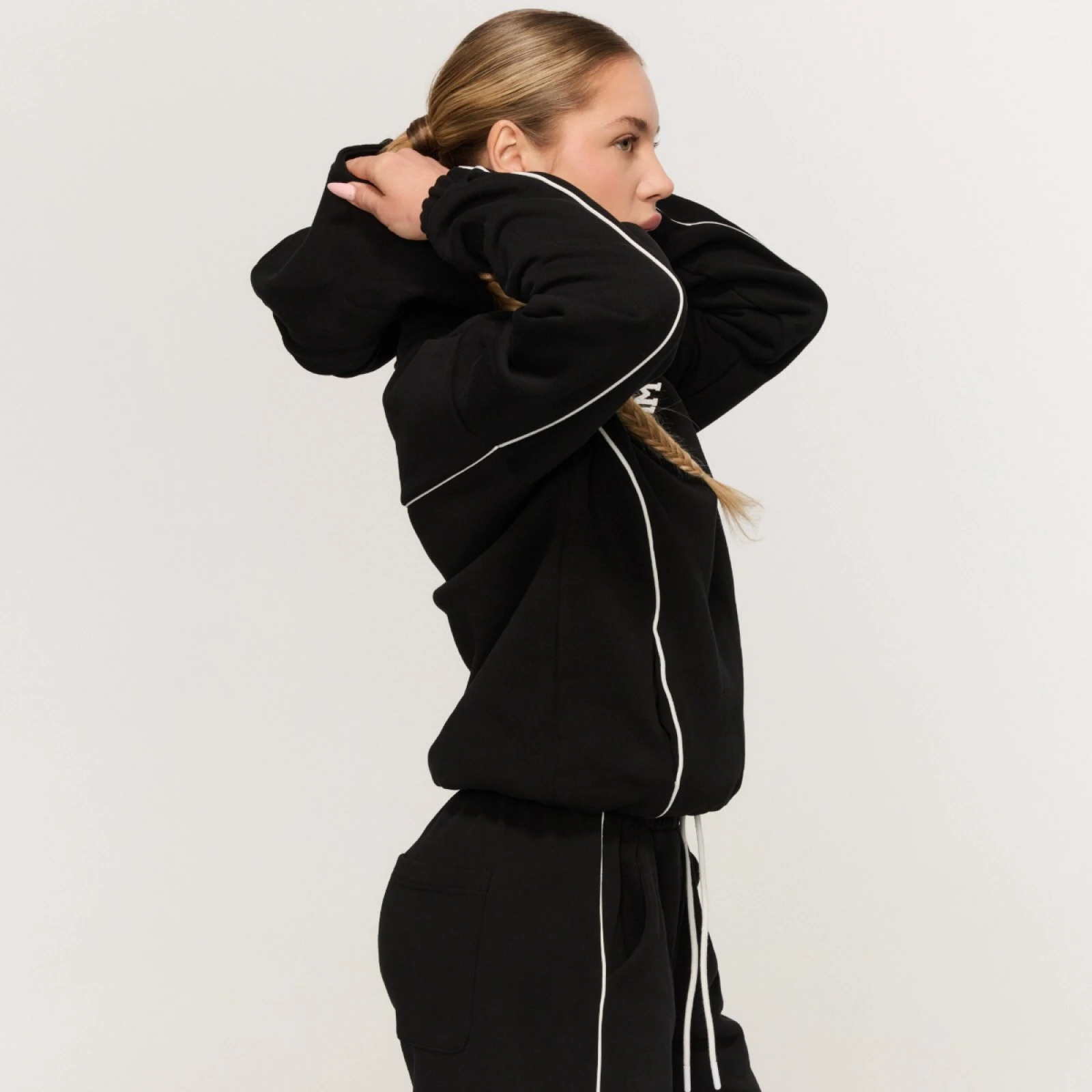 GymBeam Hanorac pentru femei Varsity Black · záber 3