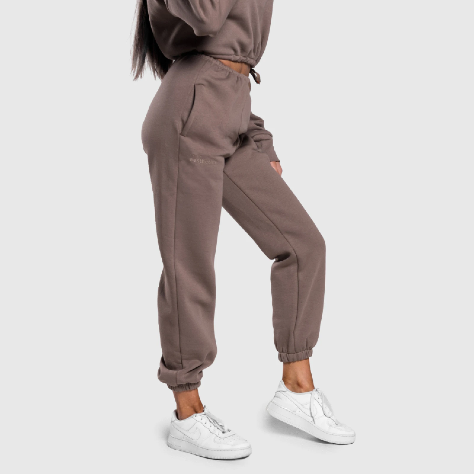 Pantaloni de trening oversized damă Iron Aesthetics Simone, maro · záber 1