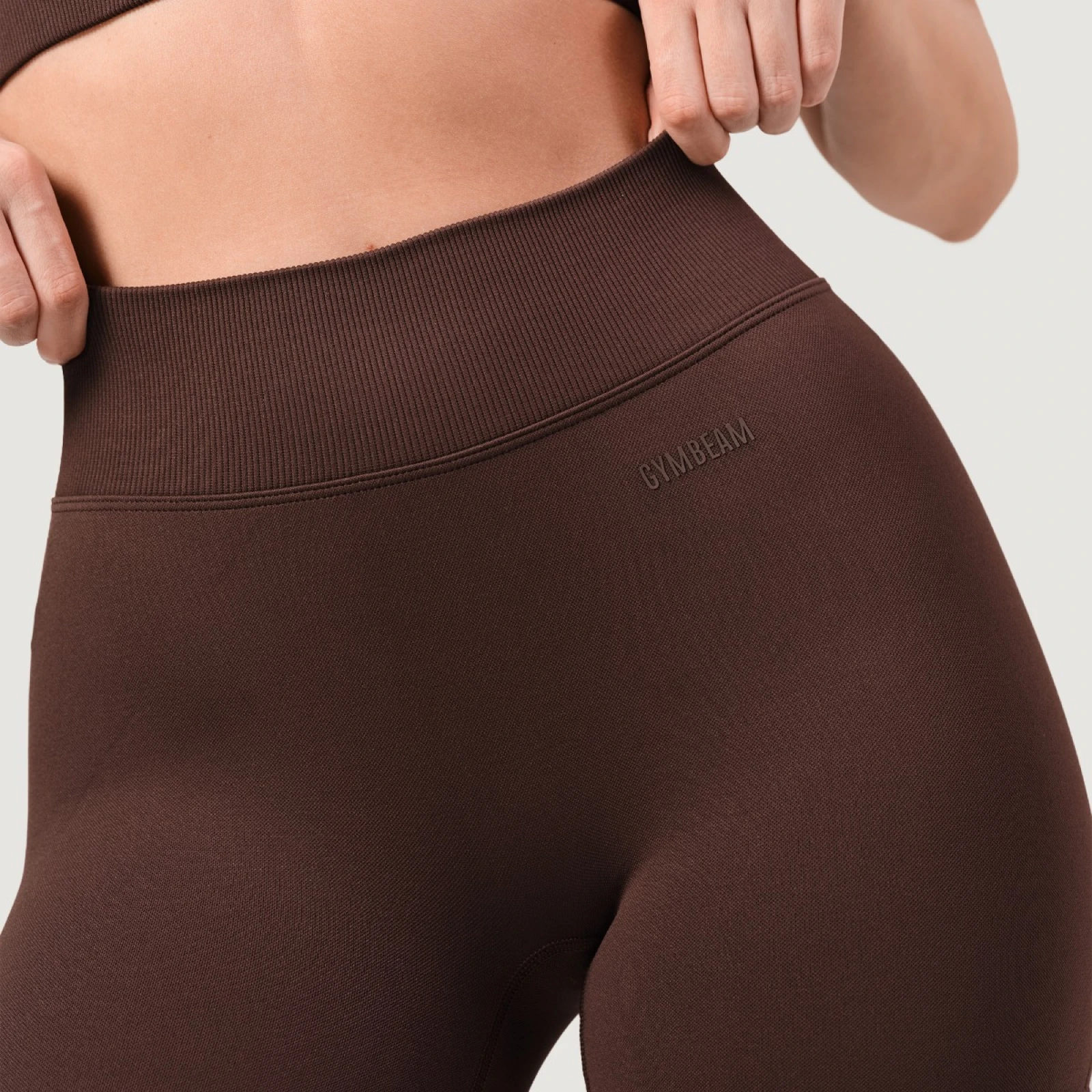 GymBeam Pantaloni scurți fără cusături pentru femei NEO Mocha · záber 5