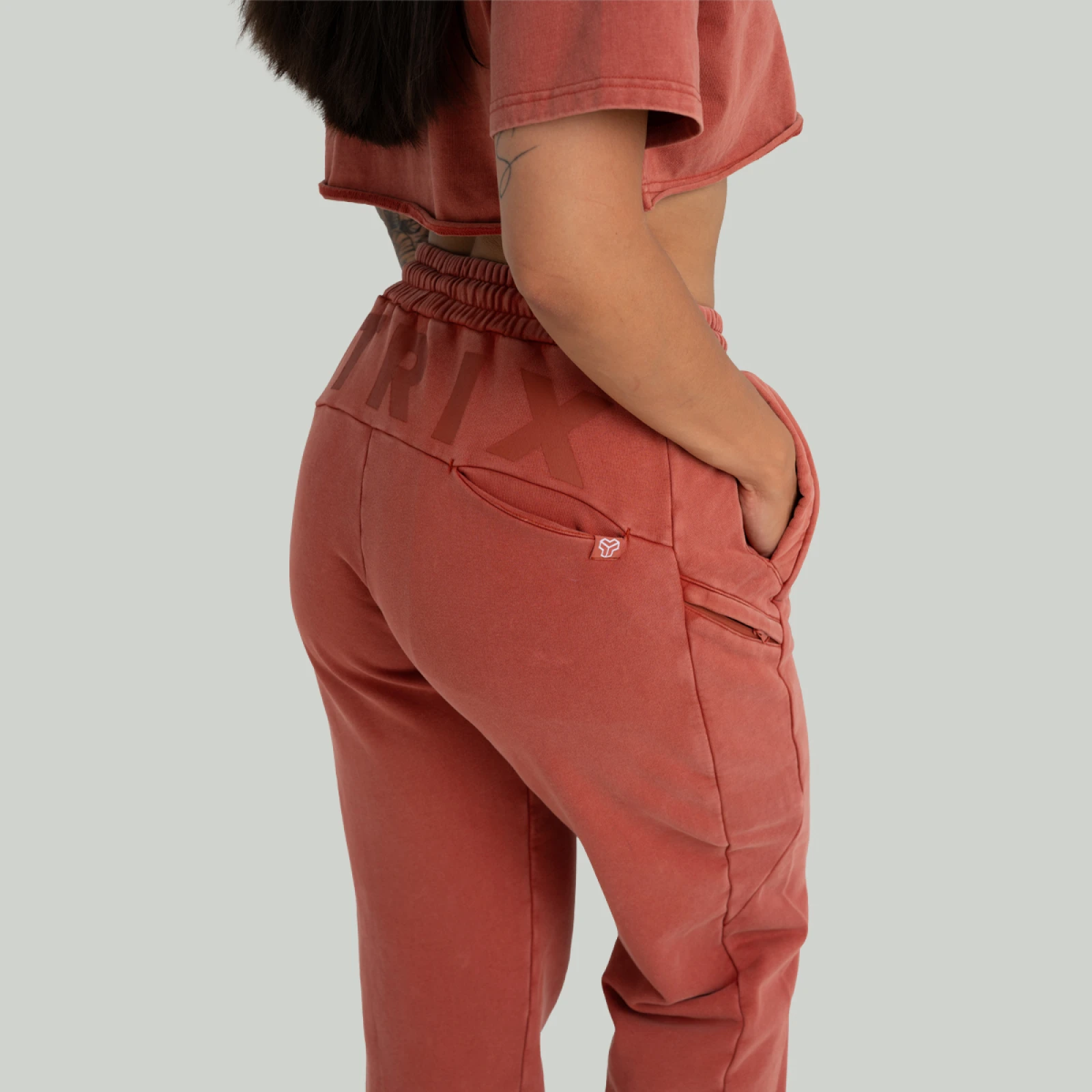 STRIX Pantaloni sport pentru femei Washed Terra · záber 2