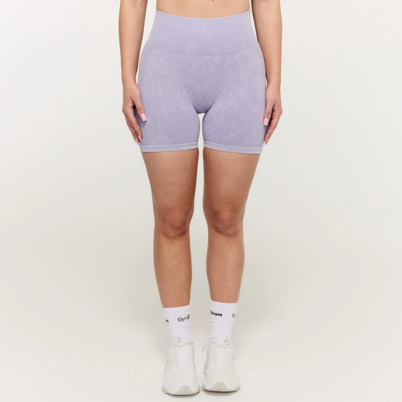 GymBeam Pantaloni scurți pentru femei Lift Seamless Violet · záber 2