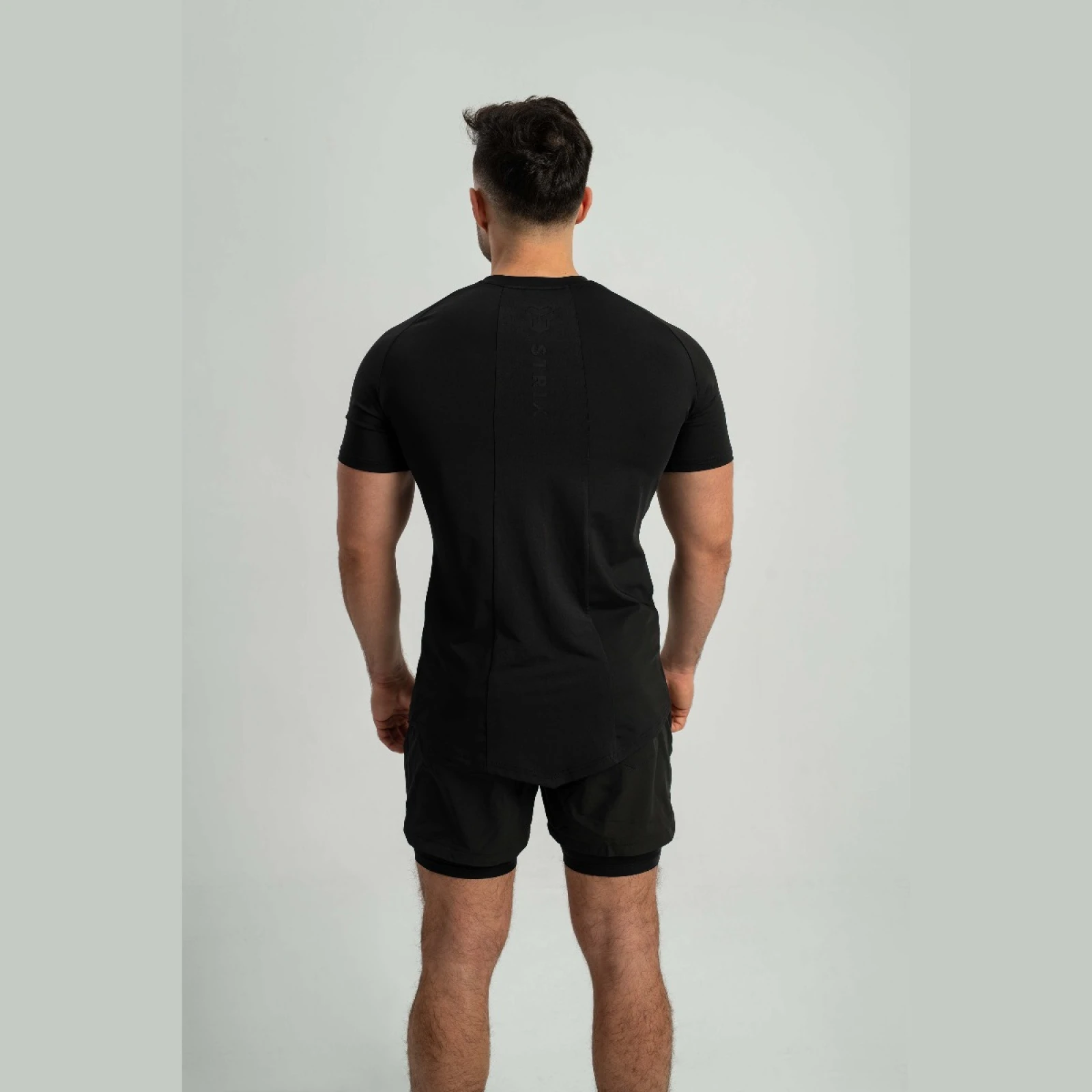 STRIX Tricou Ultimate Black · záber 3