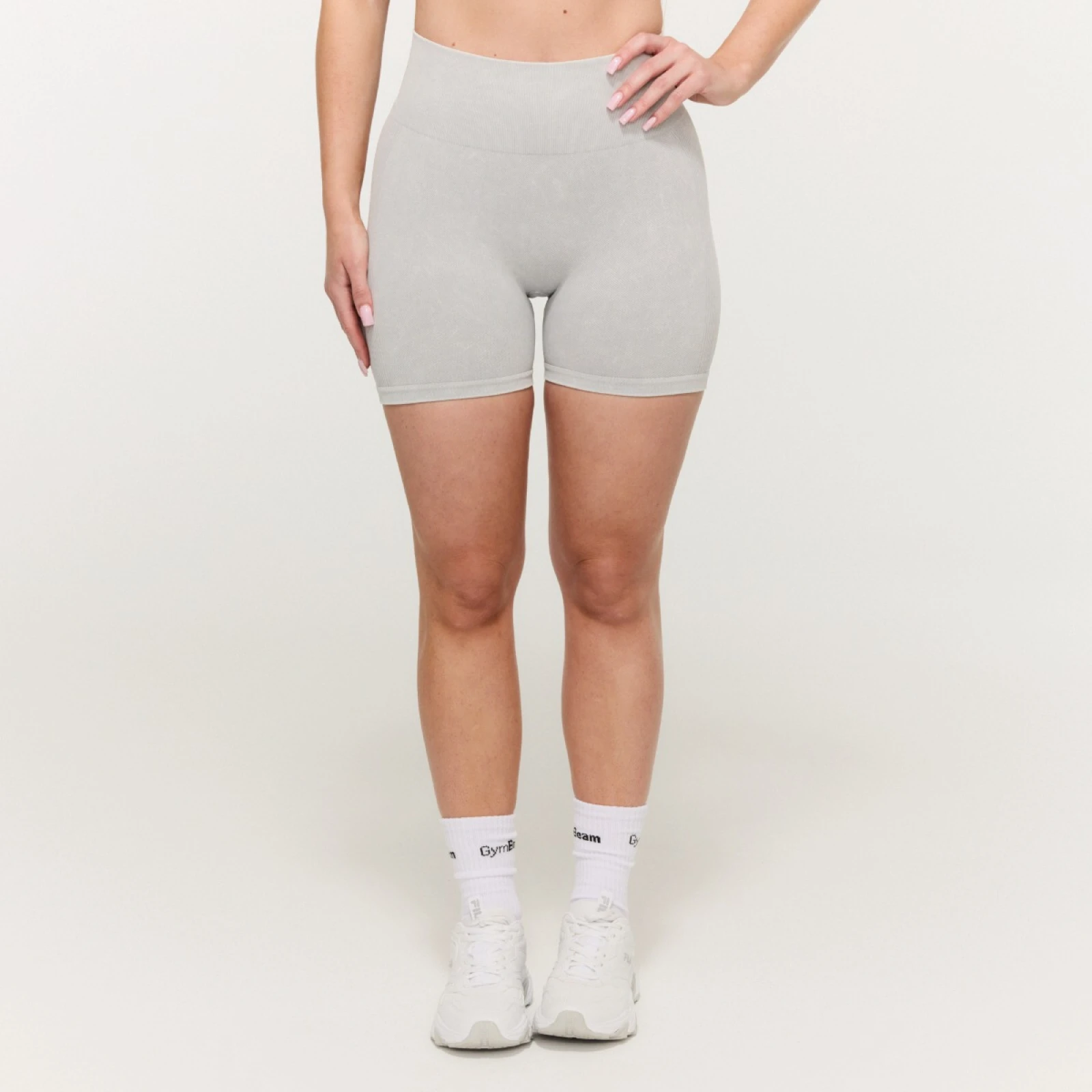GymBeam Pantaloni scurți pentru femei Lift Seamless Grey · záber 3