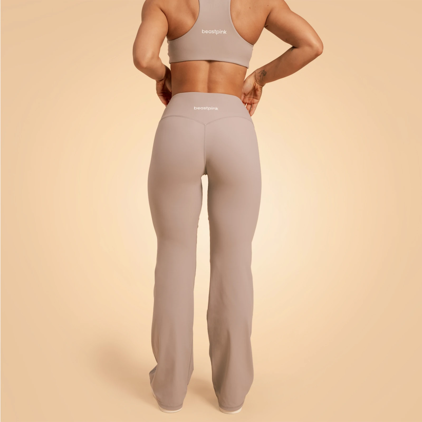 BeastPink Pantaloni pentru femei Venture Ash · záber 2