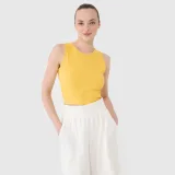 Dámsky pletený crop top - žltý · záber 1