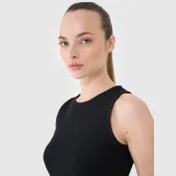 Dámsky pletený crop top bez potlače - čierny · záber 2
