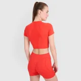 Dámsky rýchloschnúci tréningový slim crop top - červený · záber 2