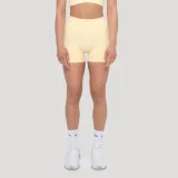 GymBeam Pantaloni scurți pentru femei Luma Butter Yellow · záber 3