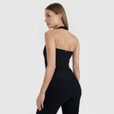 Dámsky slim crop-top bez potlače 4F x Anna Lewandowska - čierny · záber 2
