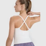 Dámsky rýchloschnúci tréningový slim top 4F x Anna Lewandowska - biely · záber 2