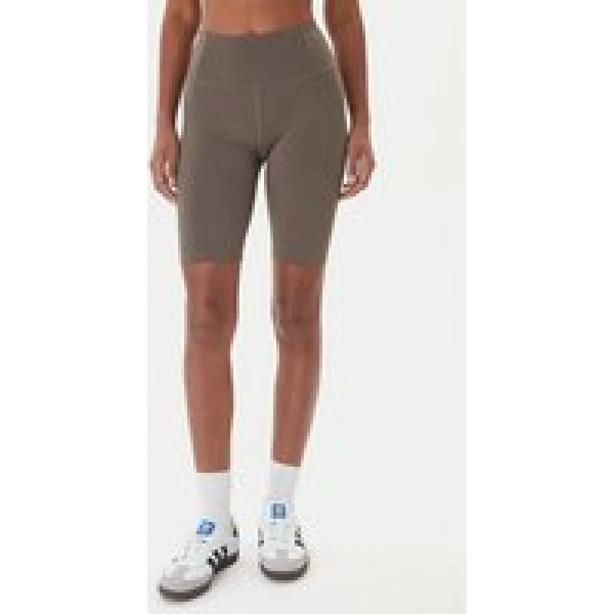 Girlfriend Collective Športne kratke hlače Float 4023 Bež Slim Fit · záber 1