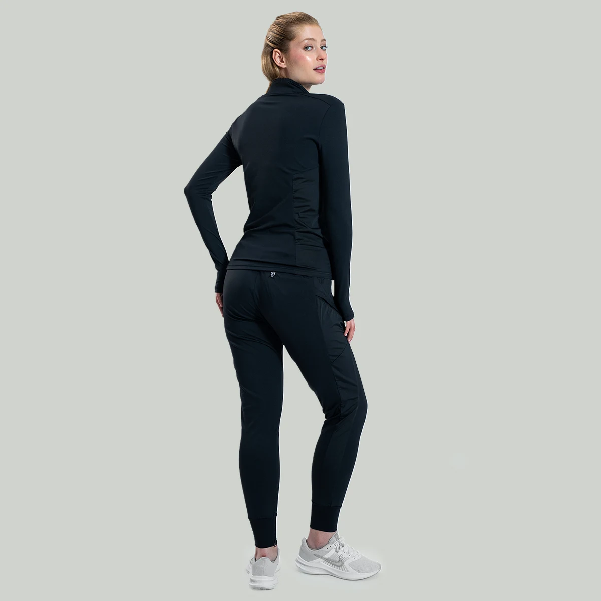 STRIX Ženska športna majica z dolgimi rokavi ULTRA Black - Velikost: S | Barva: čierna | Starostna skupina: Odrasli | Teža: 0,25 g | Pakiranje: 55 · záber 6
