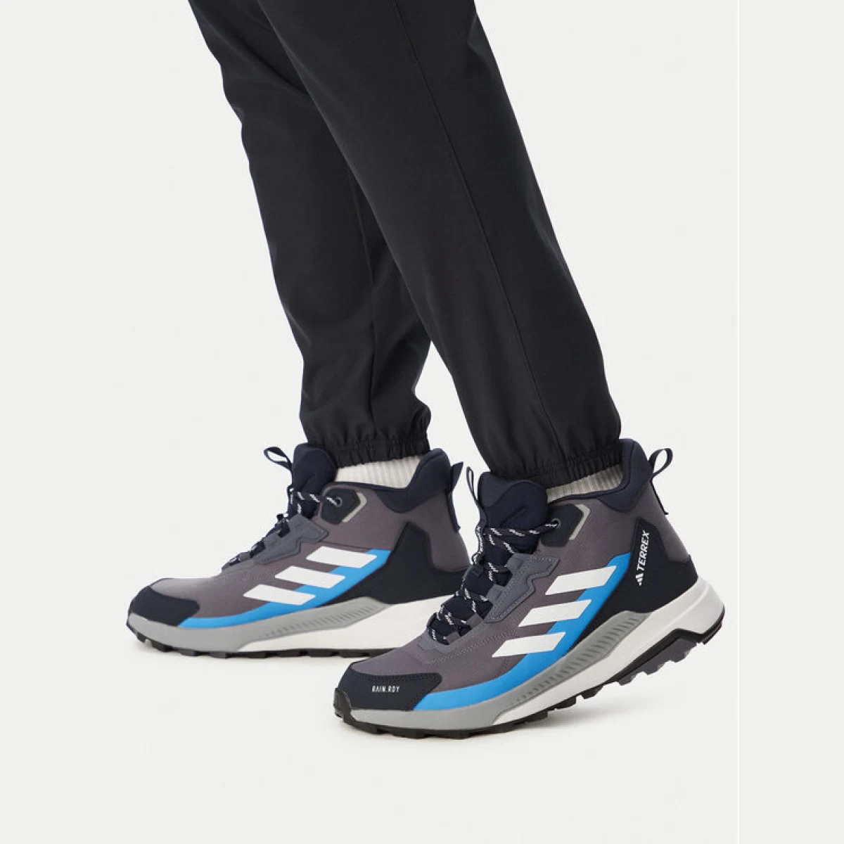 adidas Trekking čevlji Terrex Anylander Mid Rain.Rdy Hiking Shoes JR6593 Siva · záber 2