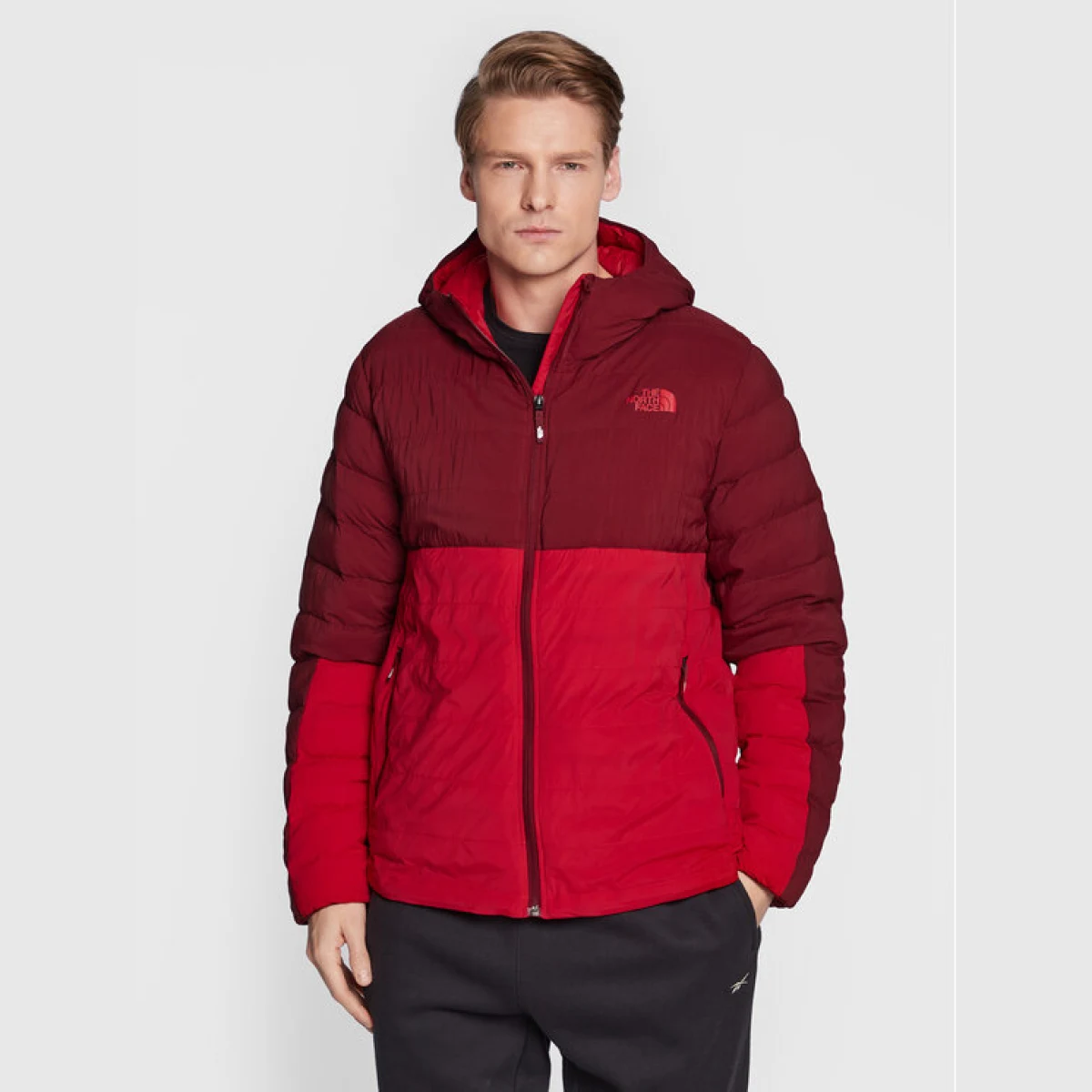 The North Face Prehodna jakna Thermoball NF0A7UL7 Rdeča Regular Fit · záber 2