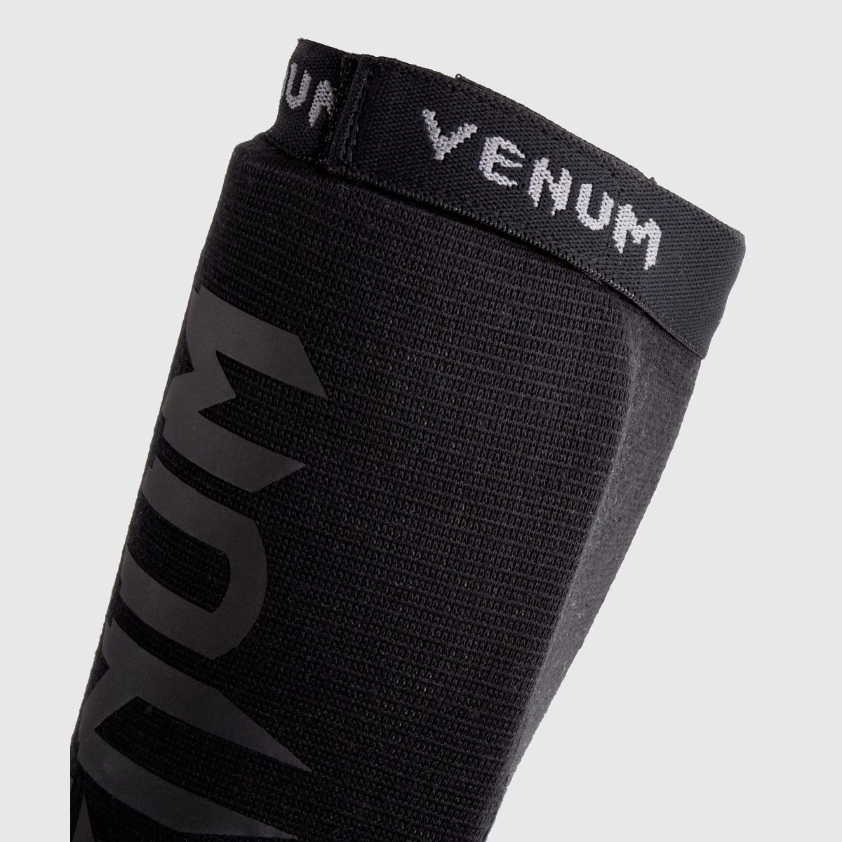 Venum Ščitniki za goleni Black - Velikost: S | Barva: čierna | Starostna skupina: Odrasli | Teža: 0,214 g | Pakiranje: 48 · záber 6