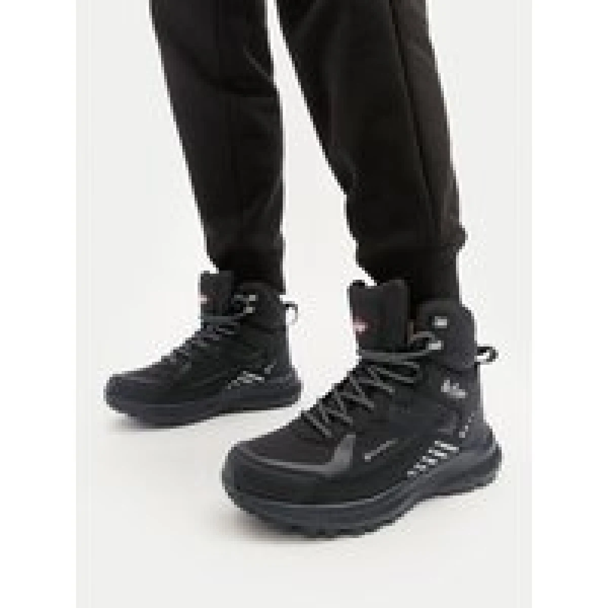 Pohodni čevlji Lee Cooper LCJ-24-01-2987LA Črna · záber 1