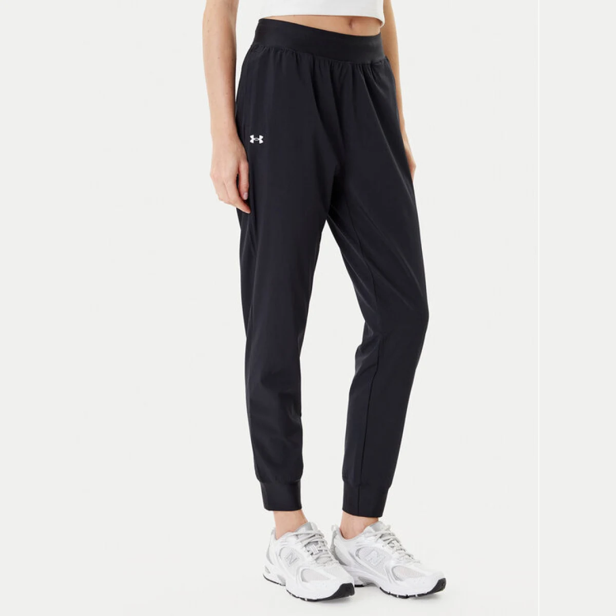 Under Armour Spodnji del trenirke Armoursport High Rise Wvn Pnt 1382727-001 Črna Loose Fit · záber 2
