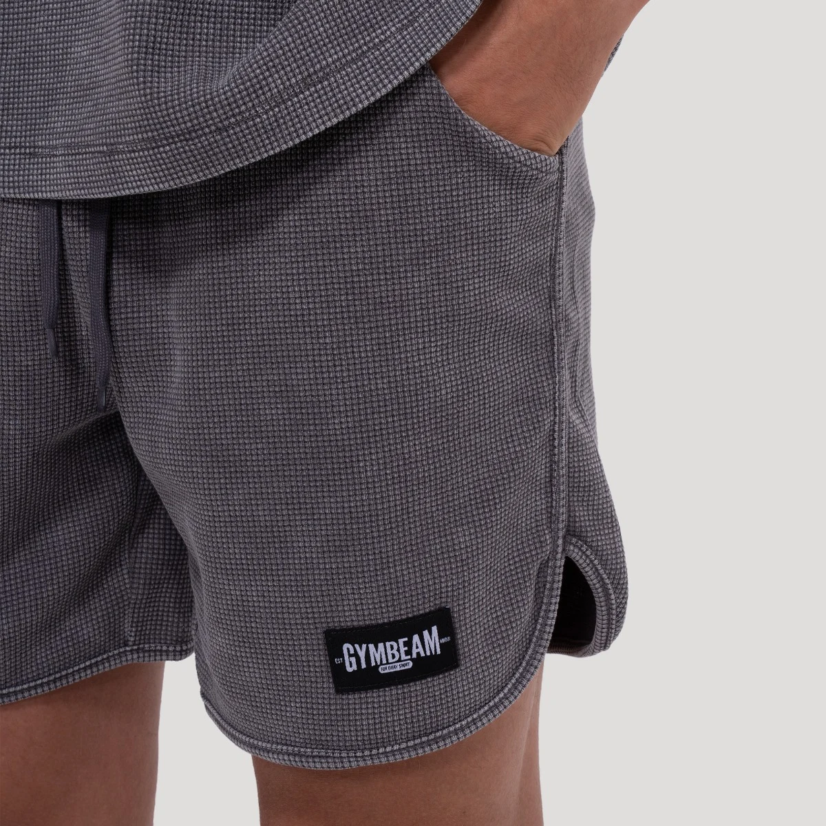 GymBeam Kratke hlače Persistence Washed Brown · záber 10
