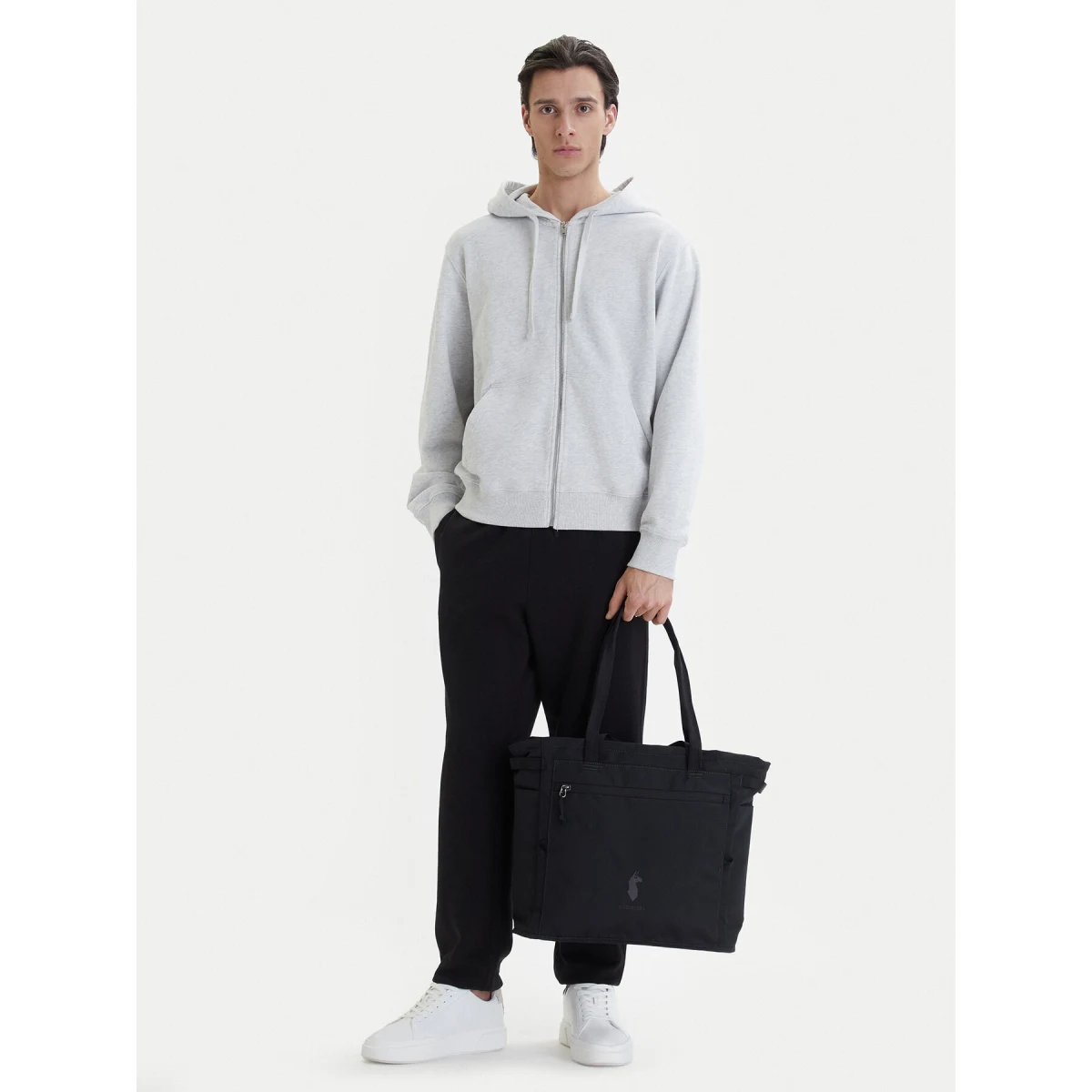 Torbica Cotopaxi Mentle 22L F25494U1509 Črna · záber 2