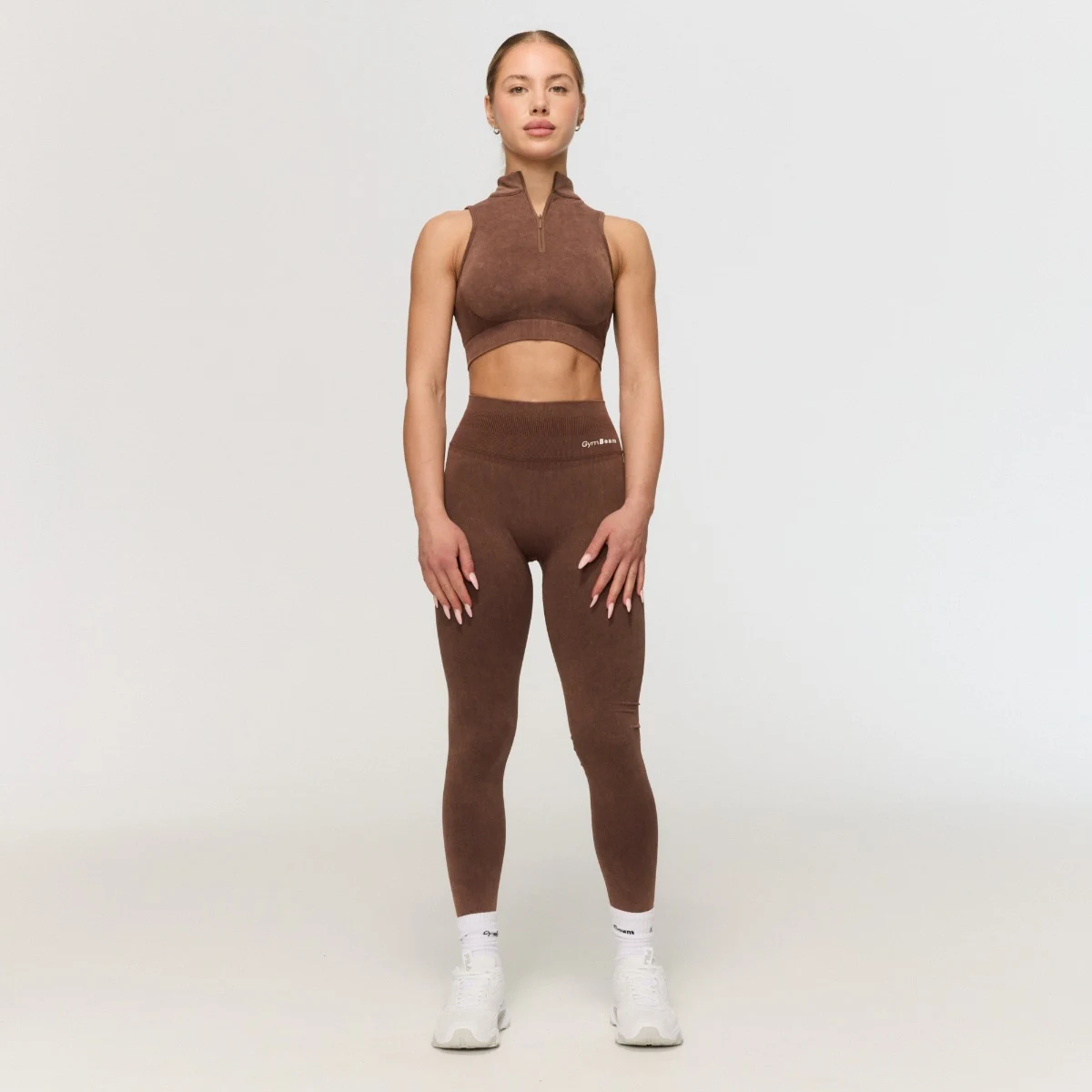 GymBeam Brezšivni športni nedrček Fierce Brown · záber 3