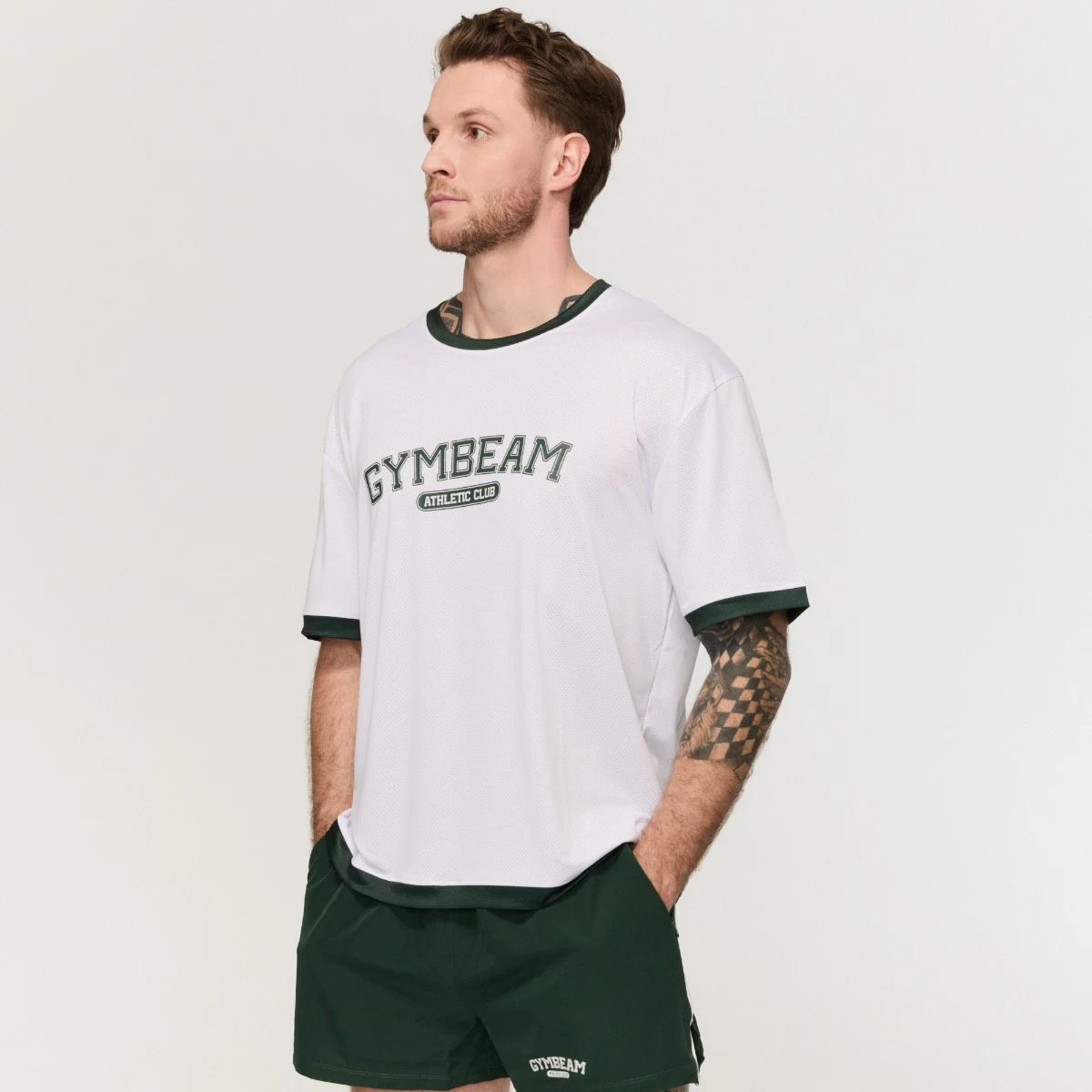 GymBeam Moška oversized majica s kratkimi rokavi Varsity White - Barva: biela | Starostna skupina: Odrasli | Teža: 0,22 g | Pakiranje: 80 · záber 6