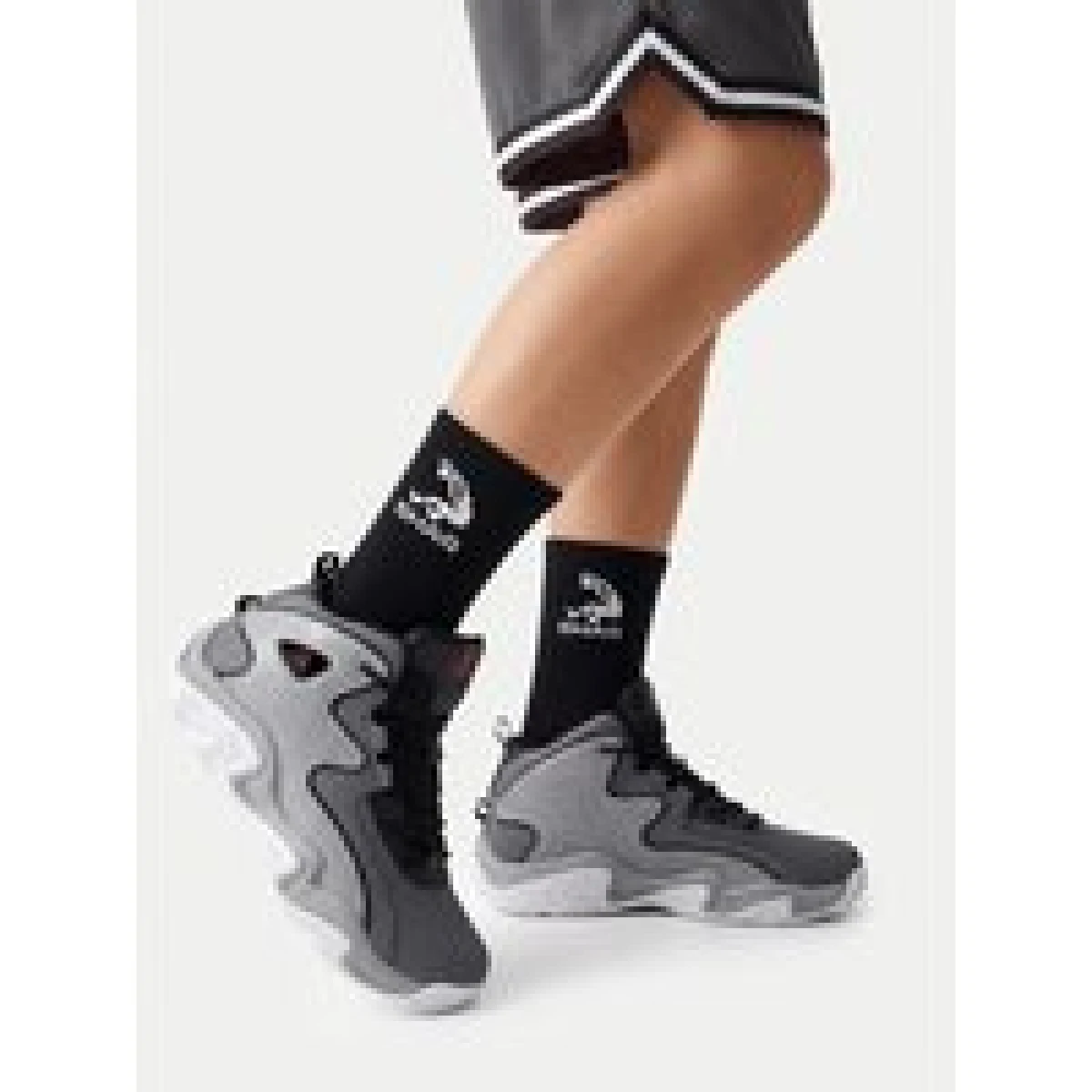 Čevlji za košarko SHAQ EO-DEVASTATOR 3.0 AQ95078B-V Siva · záber 1