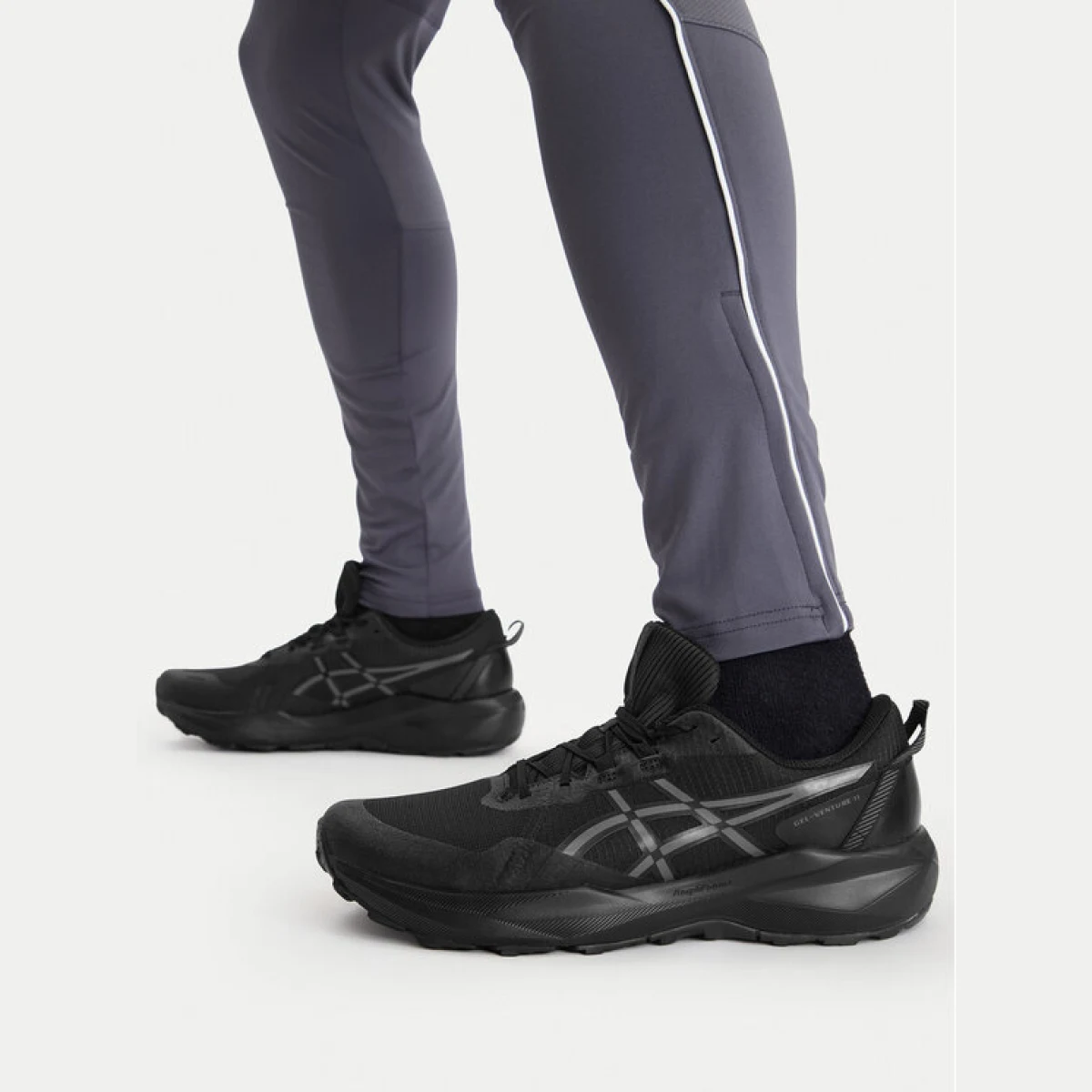 Asics Tekaški čevlji Gel-Venture 11 1011C160 Črna - Velikost: 40 | Barva: čierna | Starostna skupina: Odrasli | Spol: Moški · záber 4