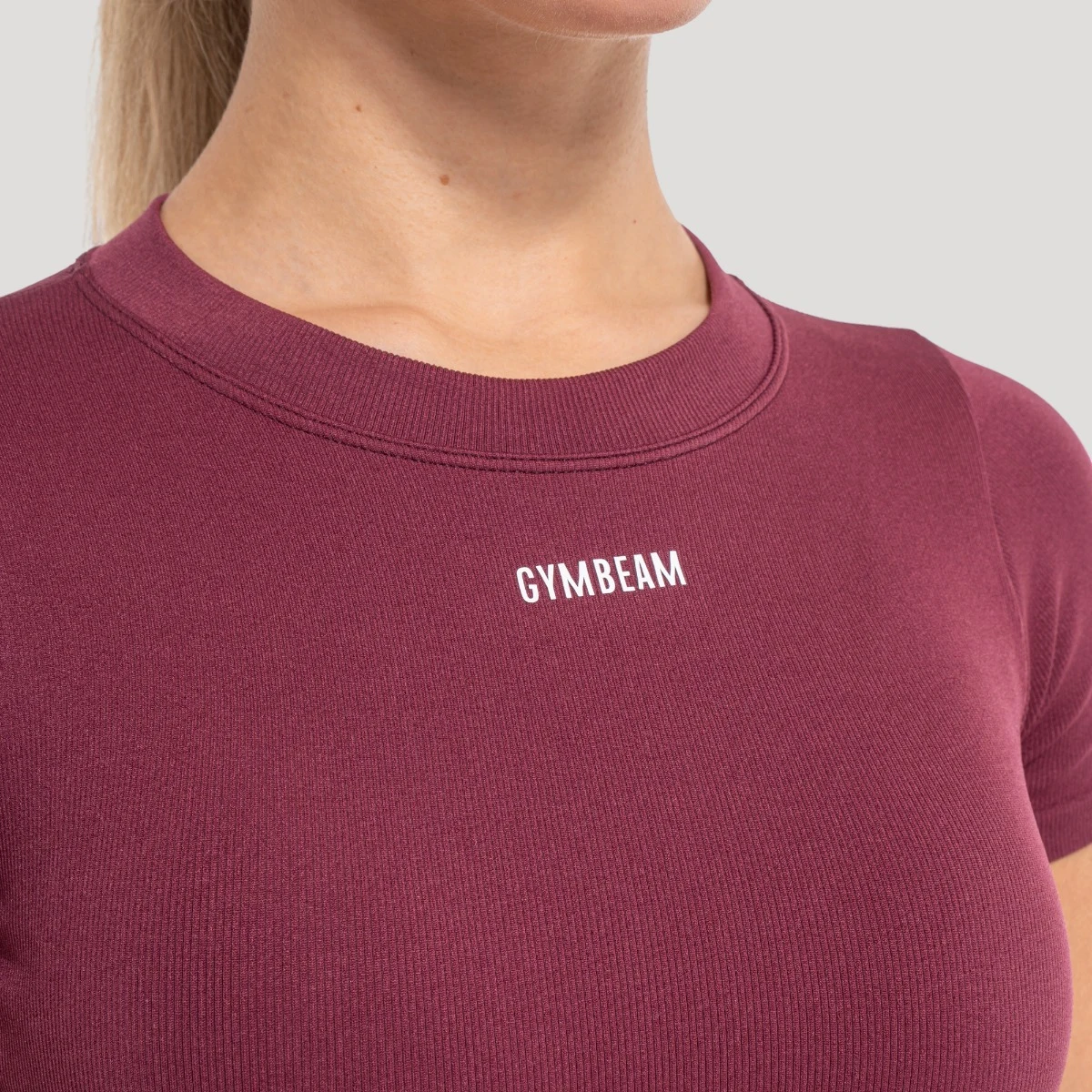 GymBeam Ženski kratki top Flow Wine · záber 3