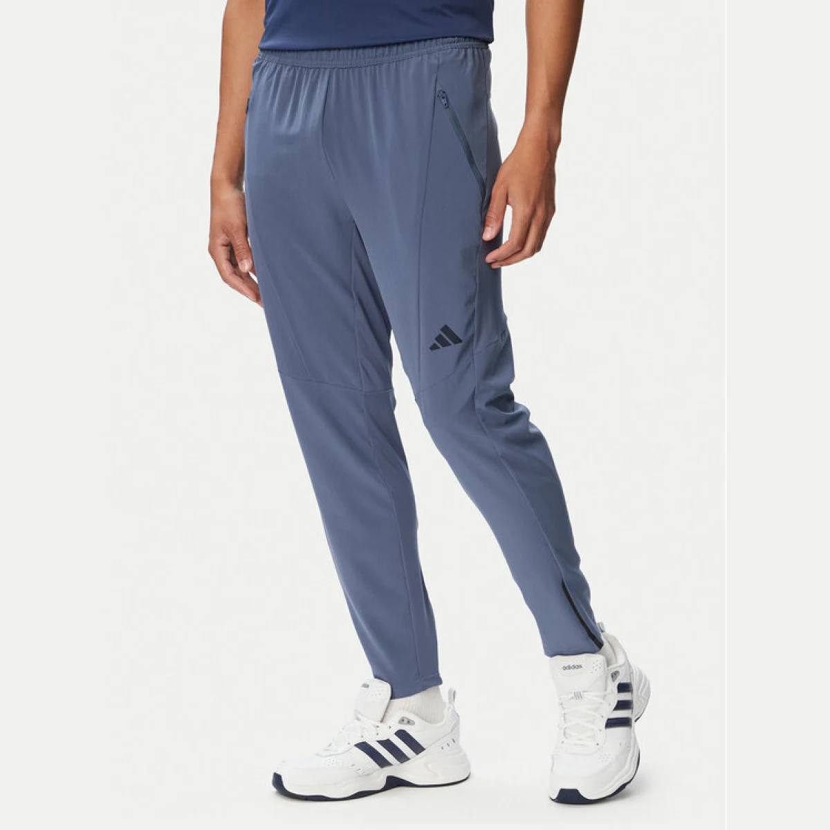 adidas Spodnji del trenirke D4T Workout KS6397 Modra Regular Fit · záber 2
