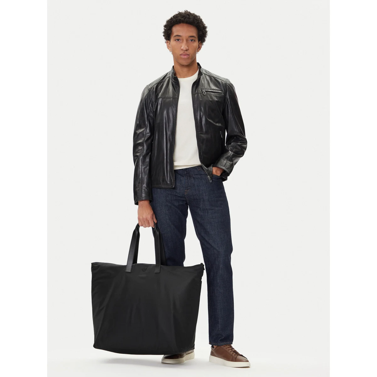 Torbica Emporio Armani EM001798 AF13454 UC001 Črna · záber 2