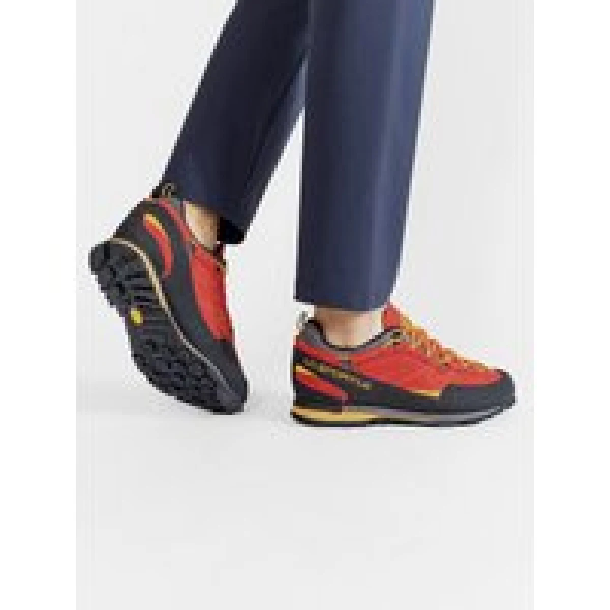 Trekking čevlji La Sportiva Boulder X 838RE Rdeča - Velikost: 43 | Barva: červená | Starostna skupina: Odrasli | Spol: Moški · záber 1