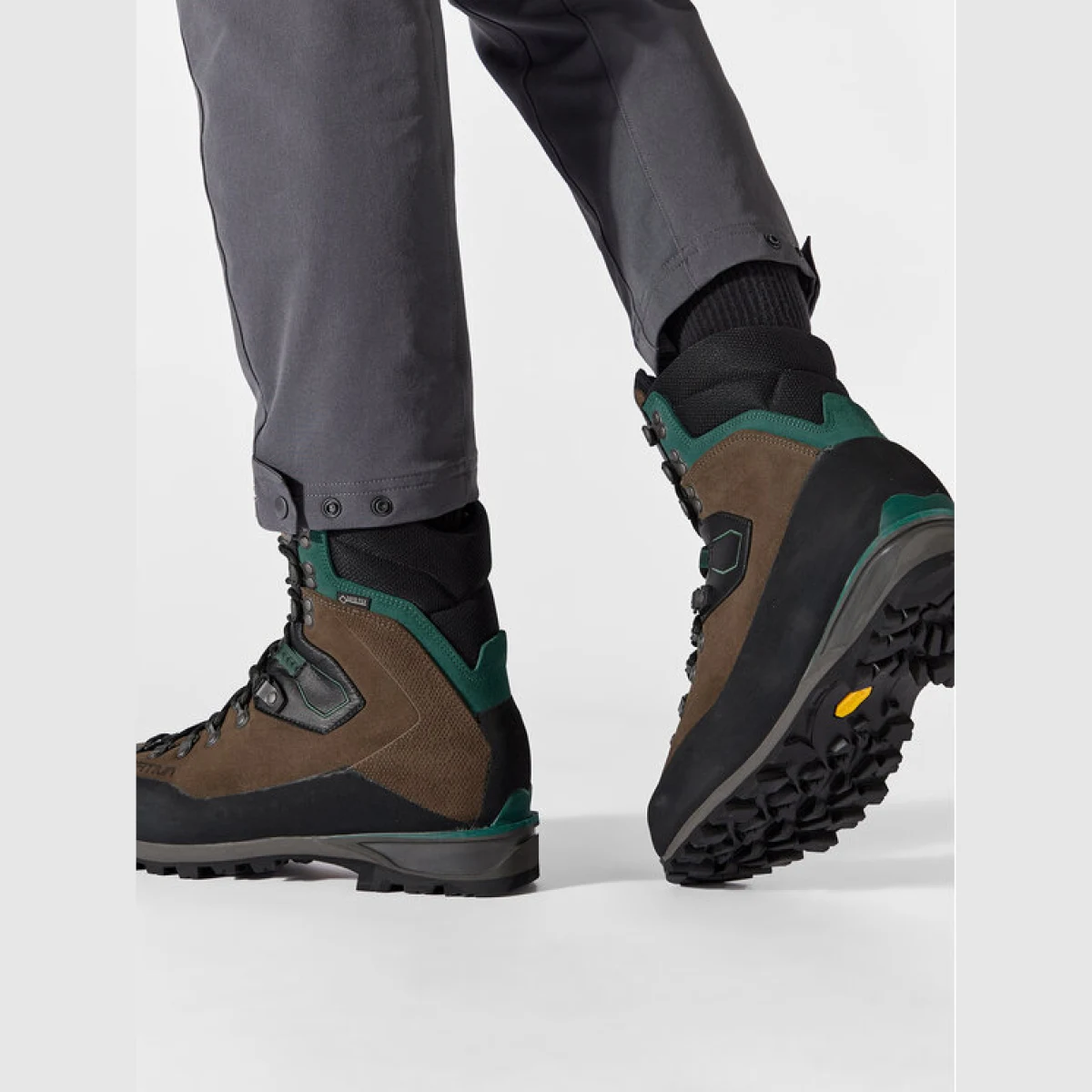 La Sportiva Trekking čevlji Karakorum Hc Gtx GORE-TEX 21Q807711 Khaki - Velikost: 43,5 | Barva: zelená | Starostna skupina: Odrasli | Spol: Moški · záber 2