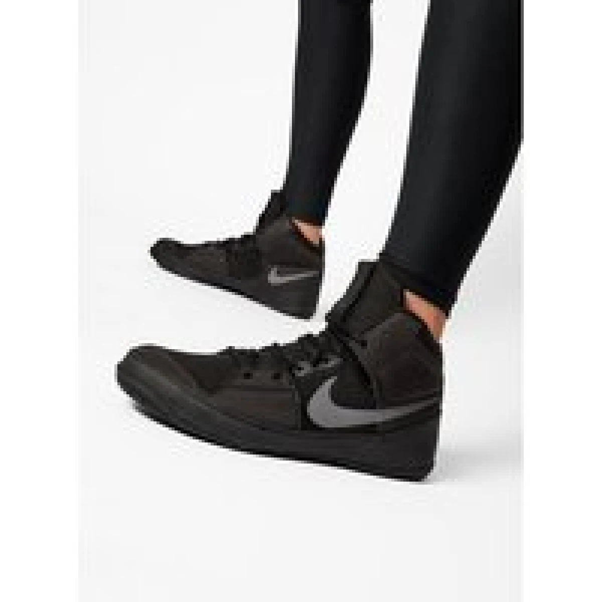Čevlji za boks Nike Fury A02416 010 Črna · záber 4
