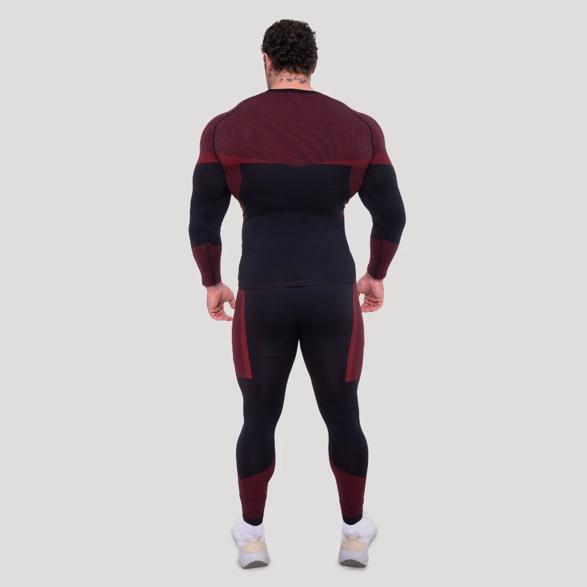 GymBeam Brezšivna majica z dolgimi rokavi OG1 Black/Red - Barva: čierna | Starostna skupina: Odrasli | Teža: 0,255 g | Pakiranje: 80 · záber 6