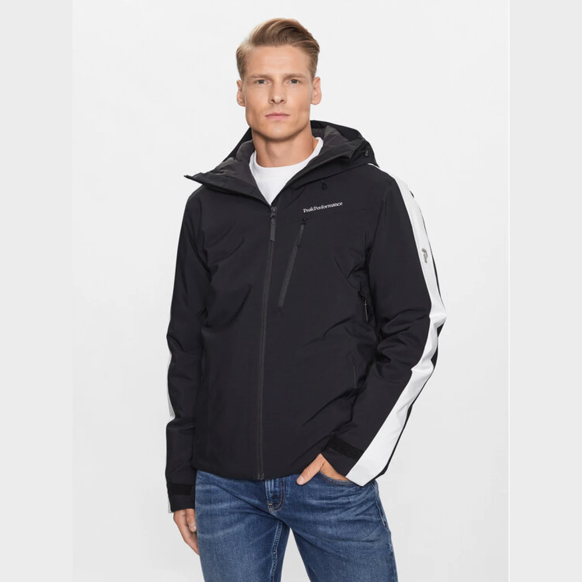 Peak Performance Smučarska jakna Navtech G78062040 Črna Regular Fit · záber 2