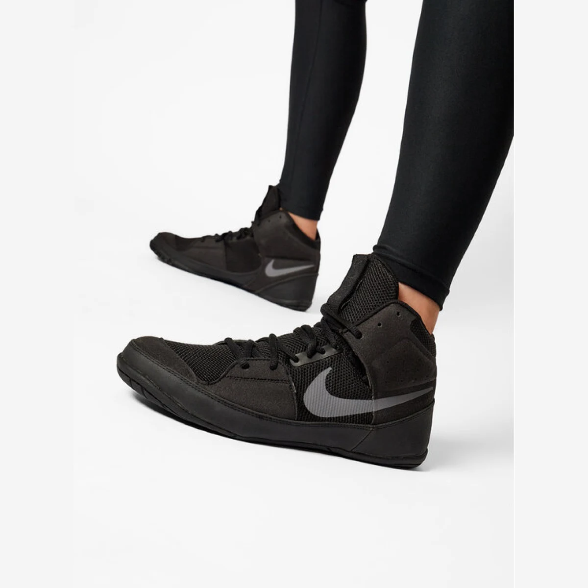 Čevlji za boks Nike Fury A02416 010 Črna · záber 5