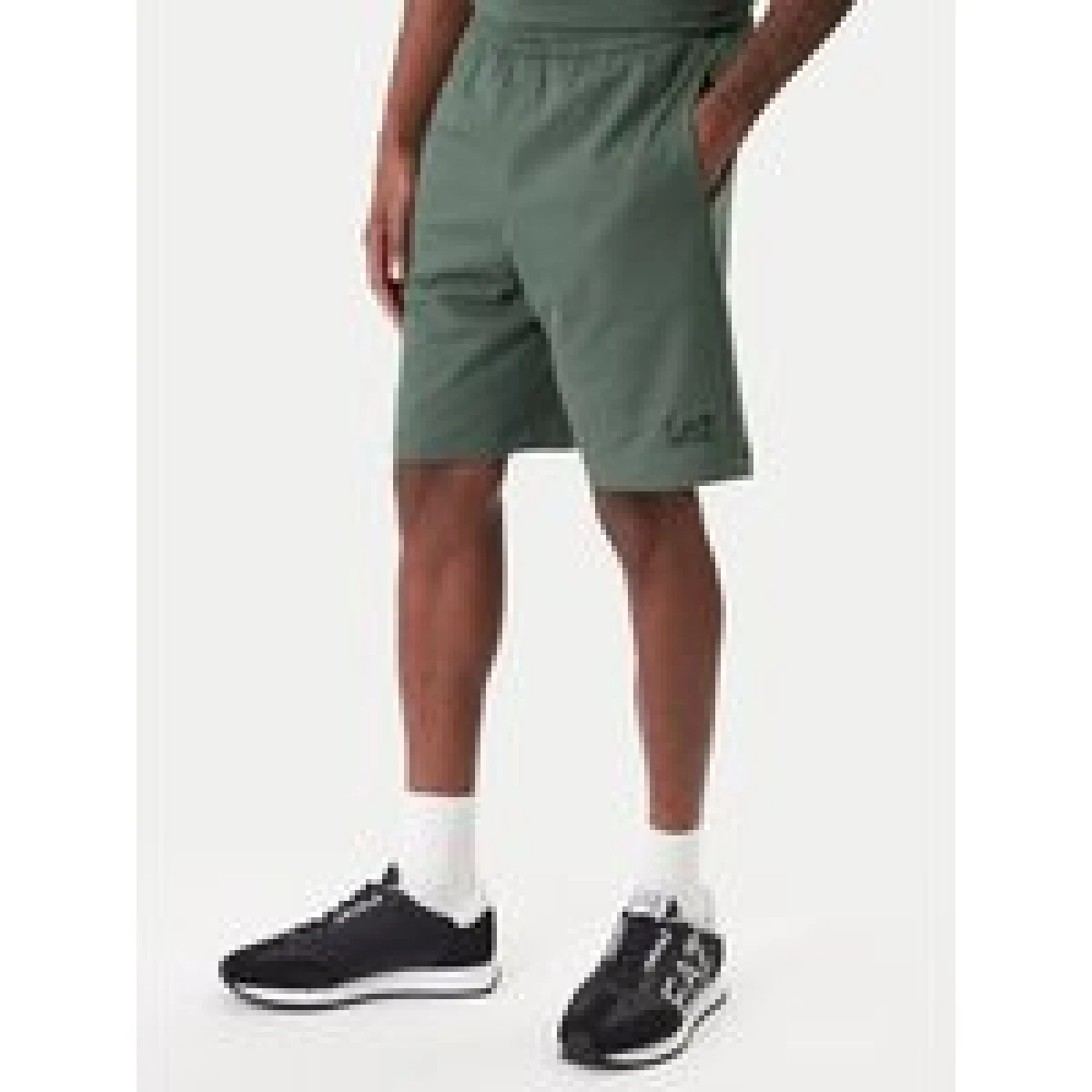 EA7 Emporio Armani Športne kratke hlače 8NPS65 PJVRZ U7260 Zelena Regular Fit · záber 1
