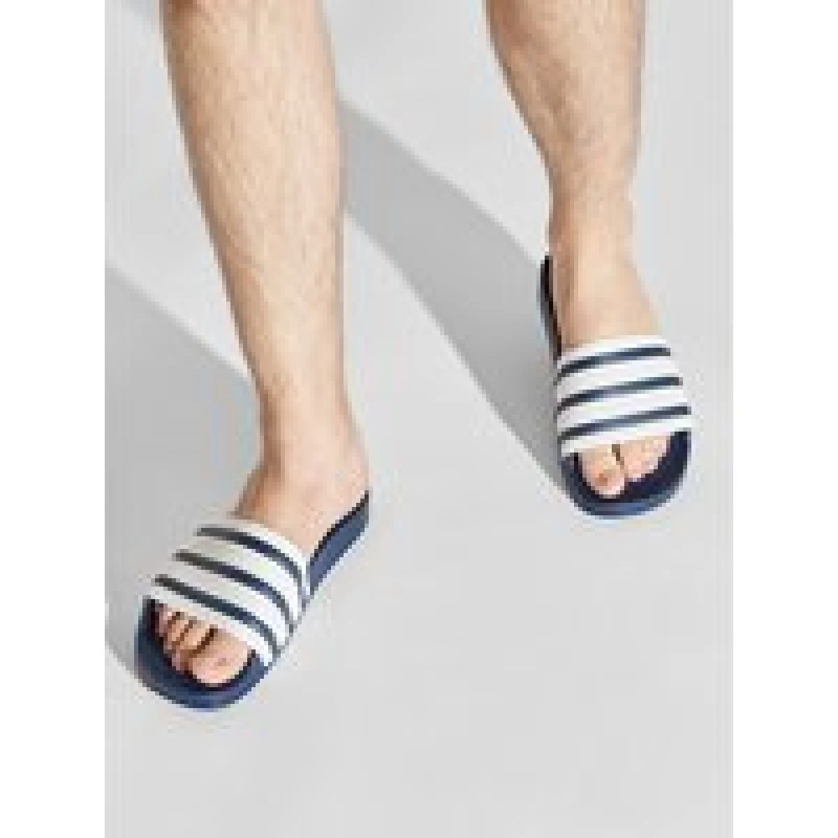 adidas Natikači adilette G16220 Bela - Velikost: 38 | Barva: biela | Starostna skupina: Odrasli | Spol: Moški · záber 1