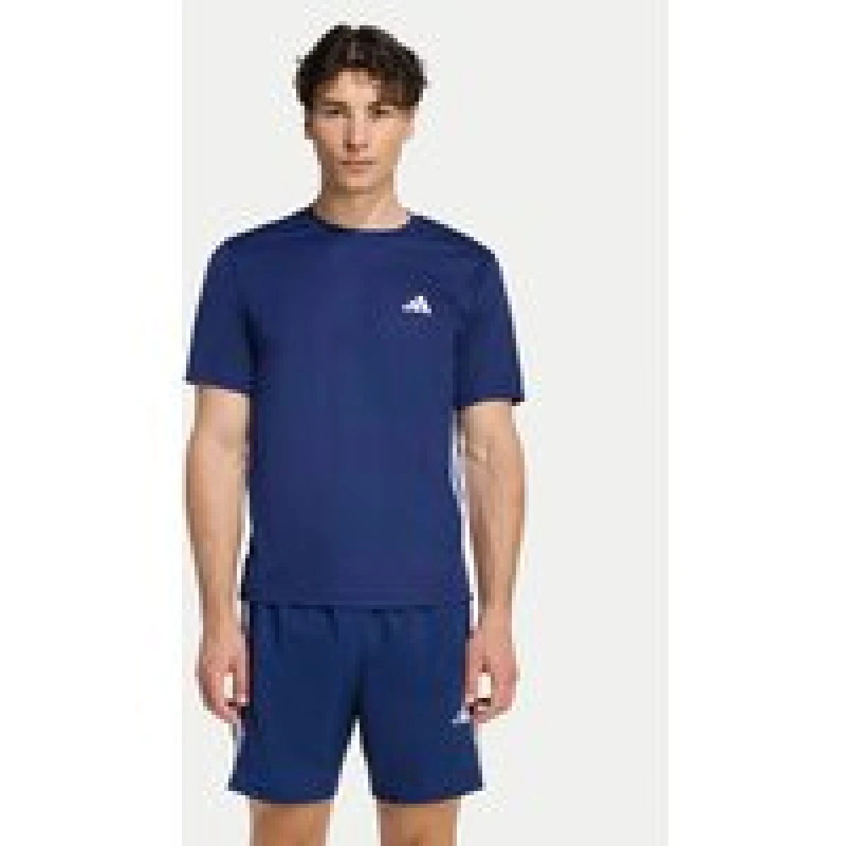 adidas Športna majica Workout Essentials Base 3-Stripes KD0701 Mornarsko modra Regular Fit - Velikost: L | Barva: modrá | Starostna skupina: Odrasli | Spol: Moški · záber 1