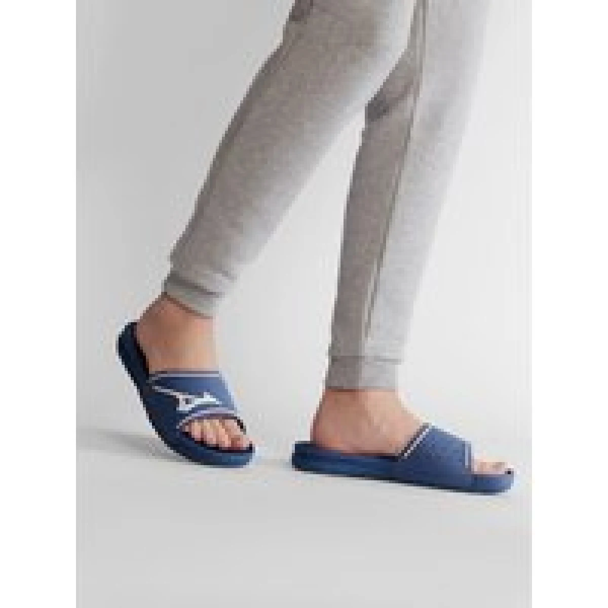Mizuno Natikači Relax Slide 2 11GJ202027 Modra · záber 1
