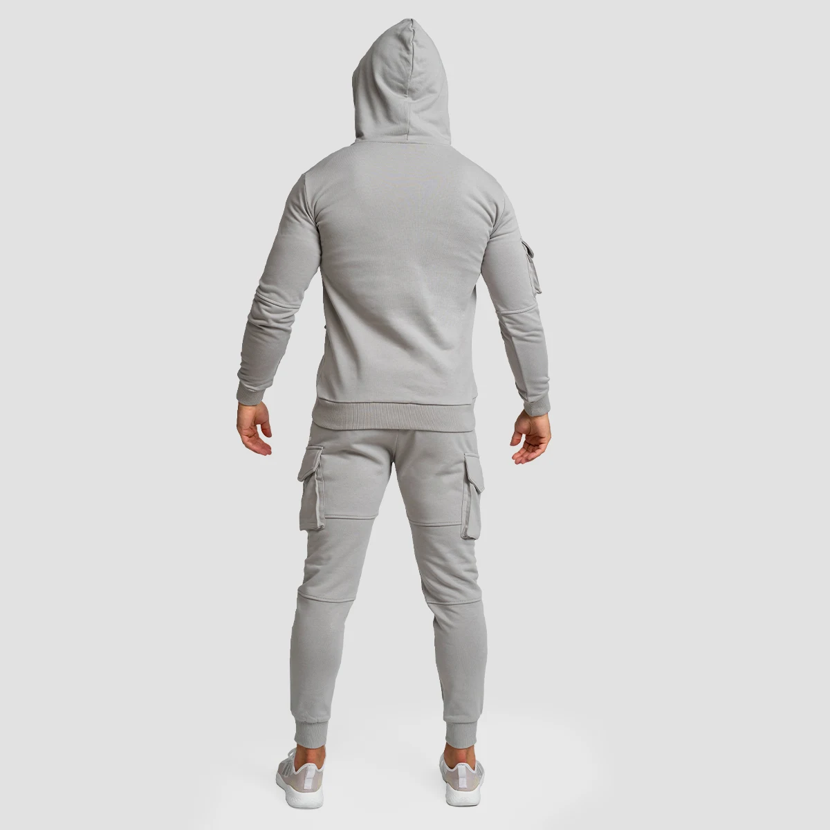 GymBeam Moški pulover s kapuco TRN Grey - Velikost: S | Barva: sivá | Starostna skupina: Odrasli | Teža: 0,368 g | Pakiranje: 32 · záber 6