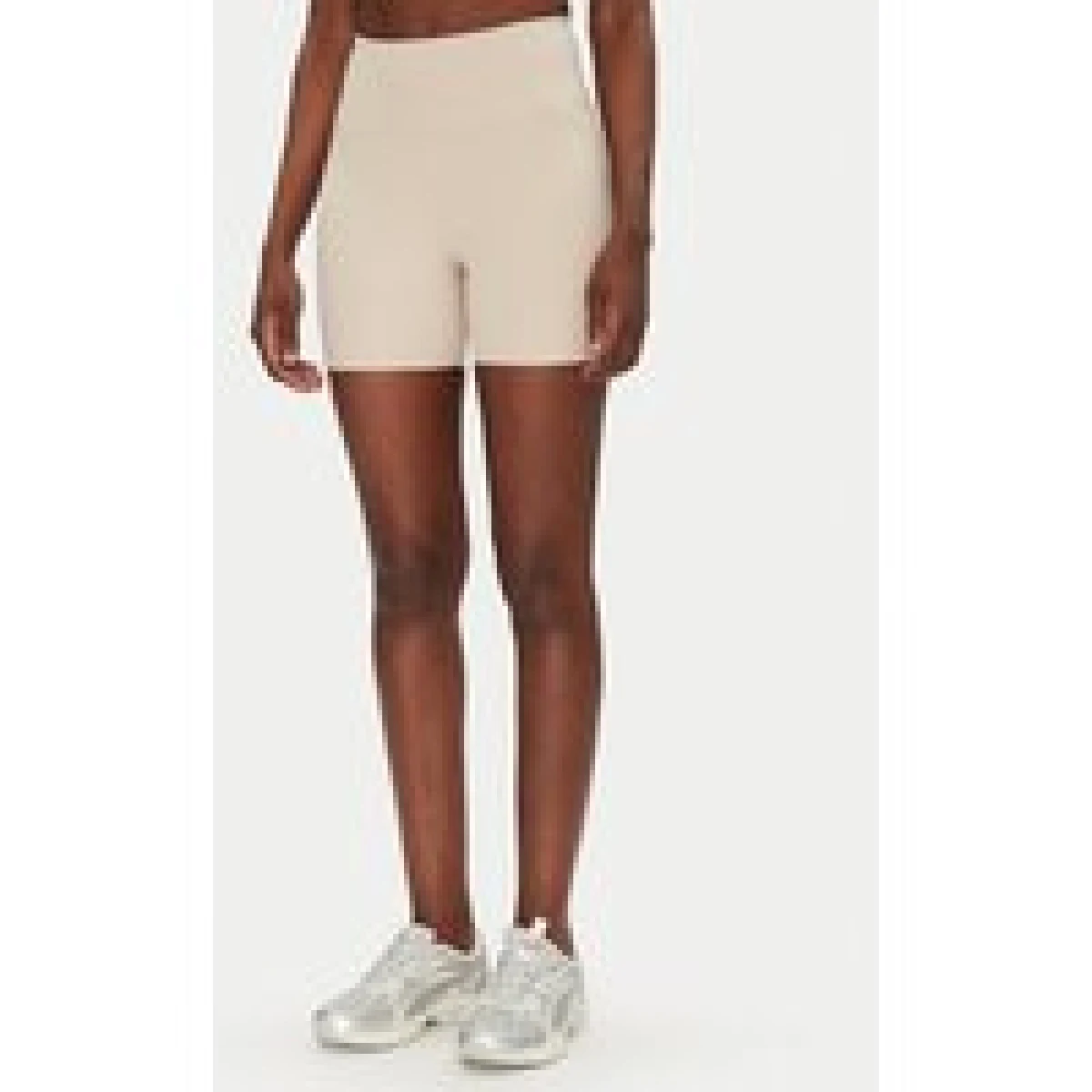 Girlfriend Collective Športne kratke hlače Rib Run 4041 Bež Slim Fit · záber 1